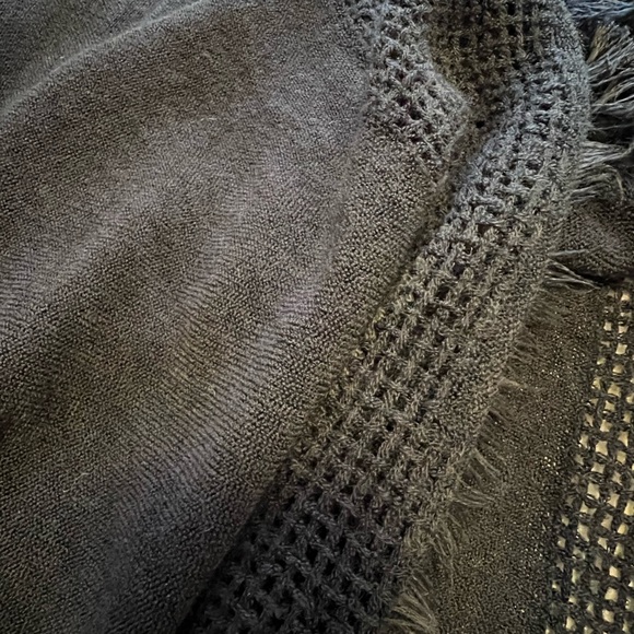 Jackson Rowe super soft large rectangular scarf. - Picture 2 of 3